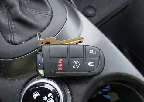 2018 Fiat 500X Urbana Awd из США, поврежденный, VIN ZFBCFYCB9JP655552